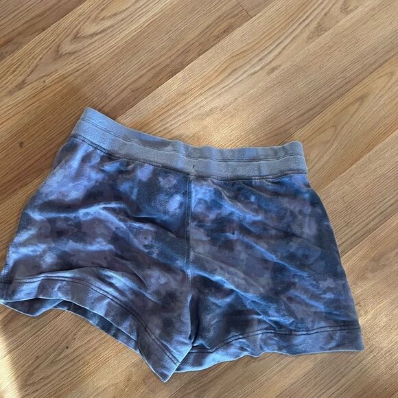 ATHLETA BALANCE PRINTED SHORTS - Picture 4 of 4